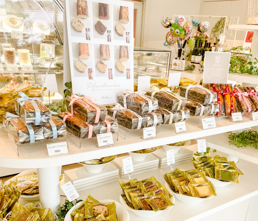 焼き菓子はBEERENの基本。職人の技術は継承されています。