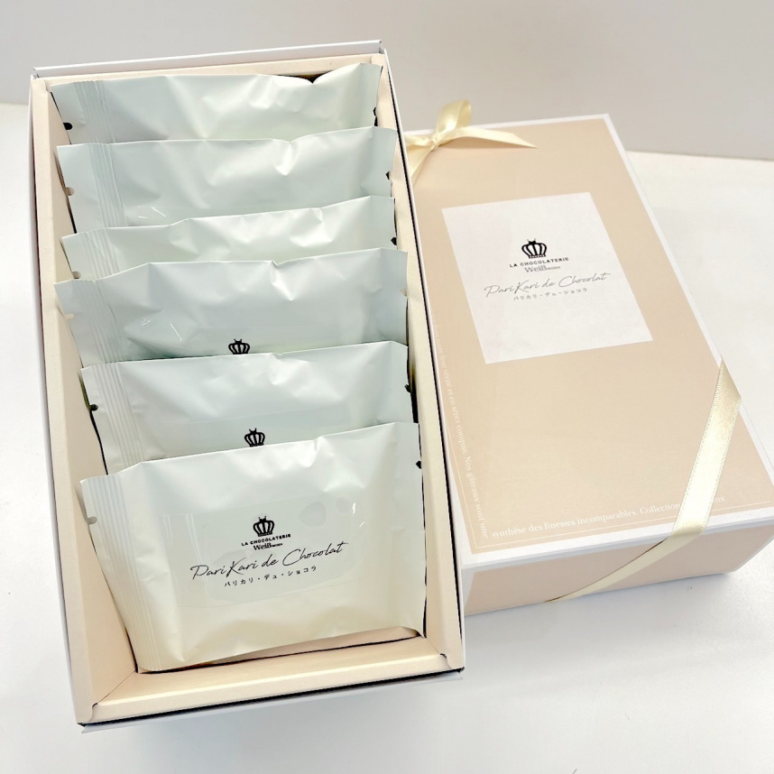 シンプルで洗練されたパッケージ